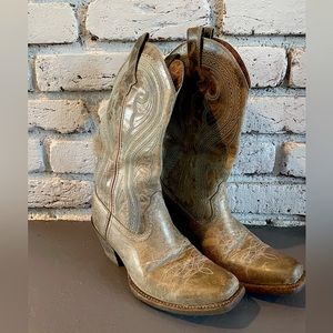 Ariat Cowgirl Boots